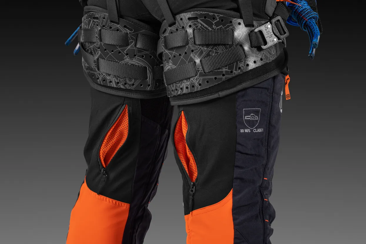 Well-ventilated with a mesh lining, numerous ventilation zippers, and quick-dry fabric to reduce fatigue