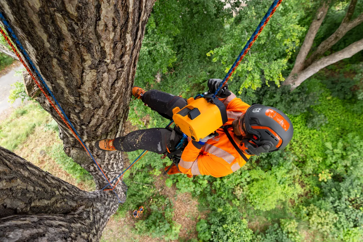 Ensures precise positioning and smooth descent.
