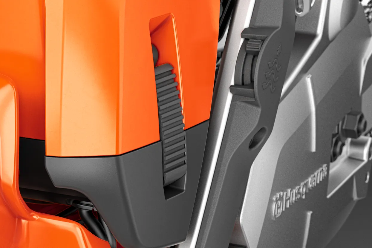 Warm hands and carburetor improve comfort and productivity