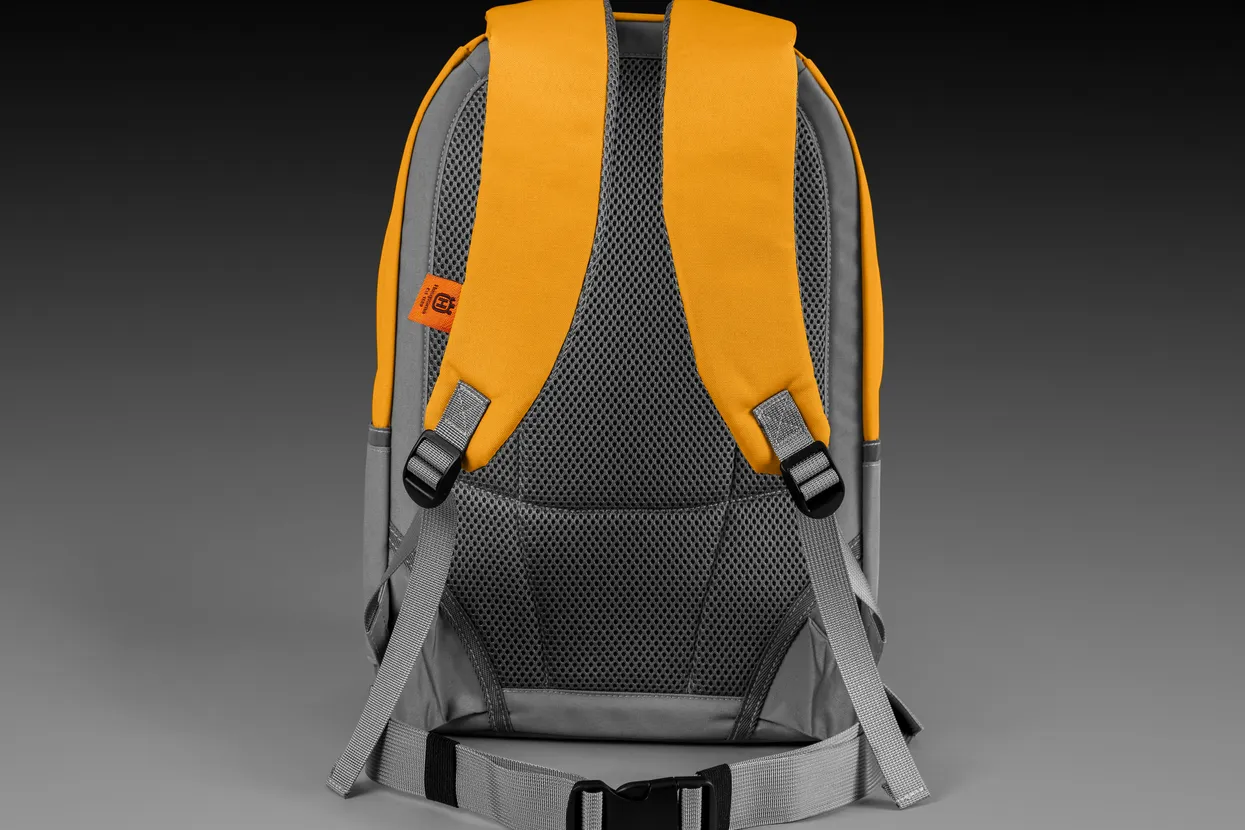 Easy to reach adjustment straps.