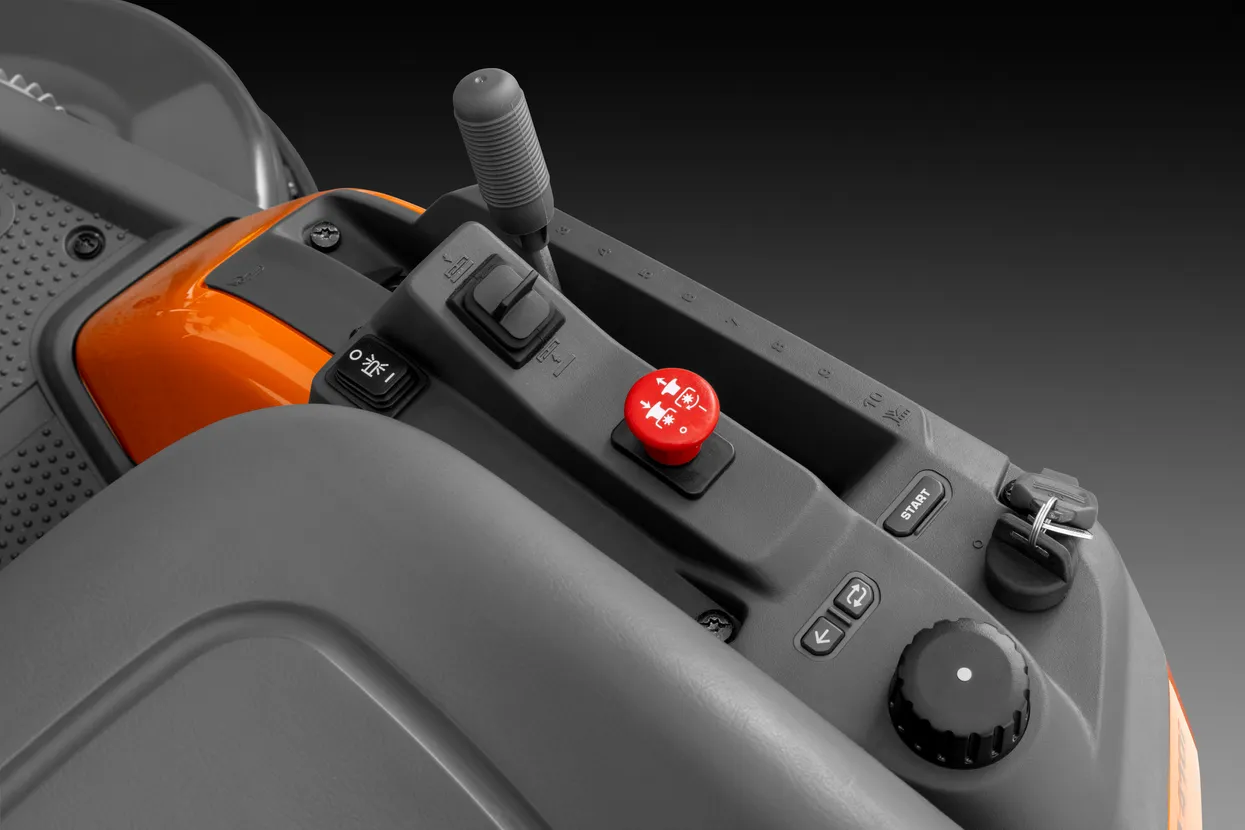 The cutting deck is equipped with pivoting wheels for extra smooth operation when making turns.