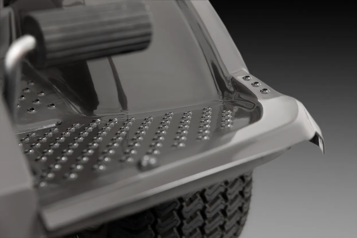 Parking brake with electric engagement enables safe handling.