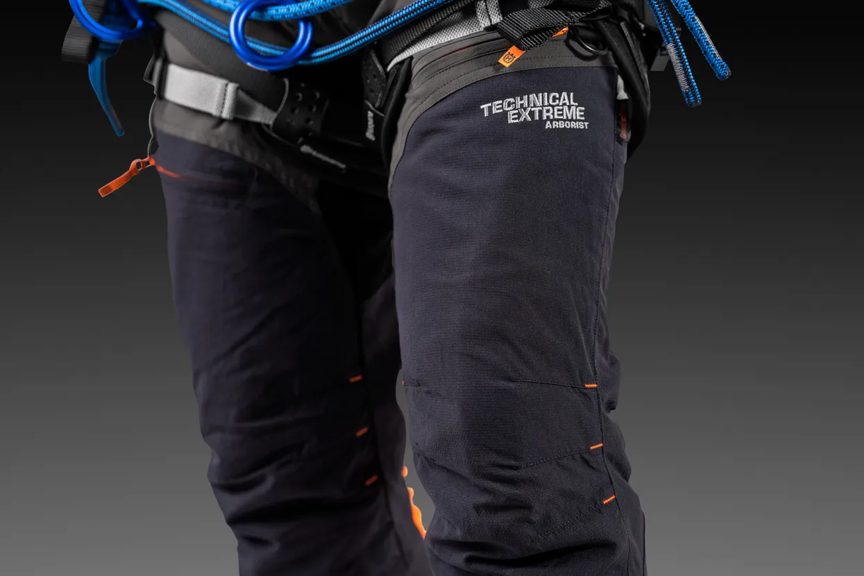 Superb wear resistance with Dyneema®, Cordura® and Kevlar® fabrics in exposed areas