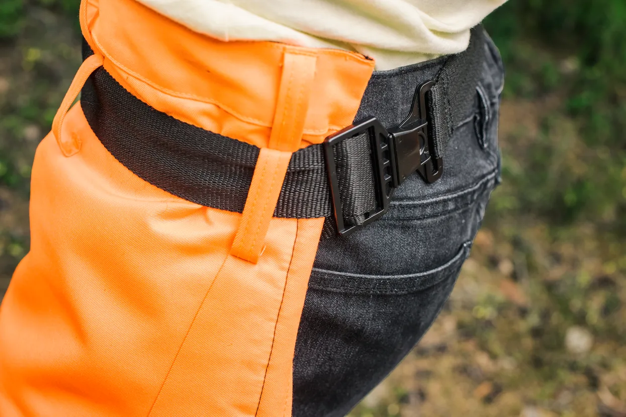 Waist adjustment with buckle