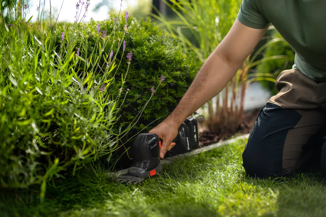 Compact size and low weight and an impressive amount of Husqvarna innovative technologies.