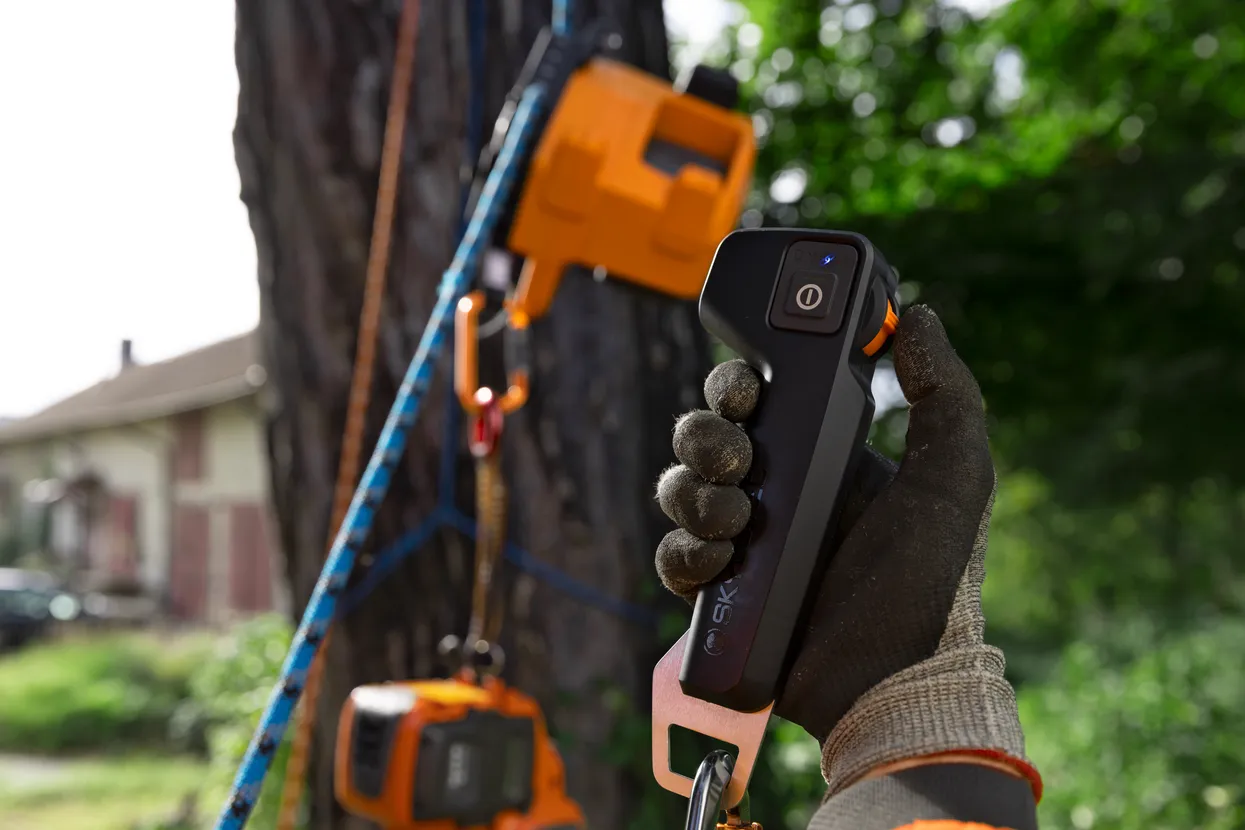 Make work more efficient by allowing the ground crew to send tools up and down while you're in the tree.