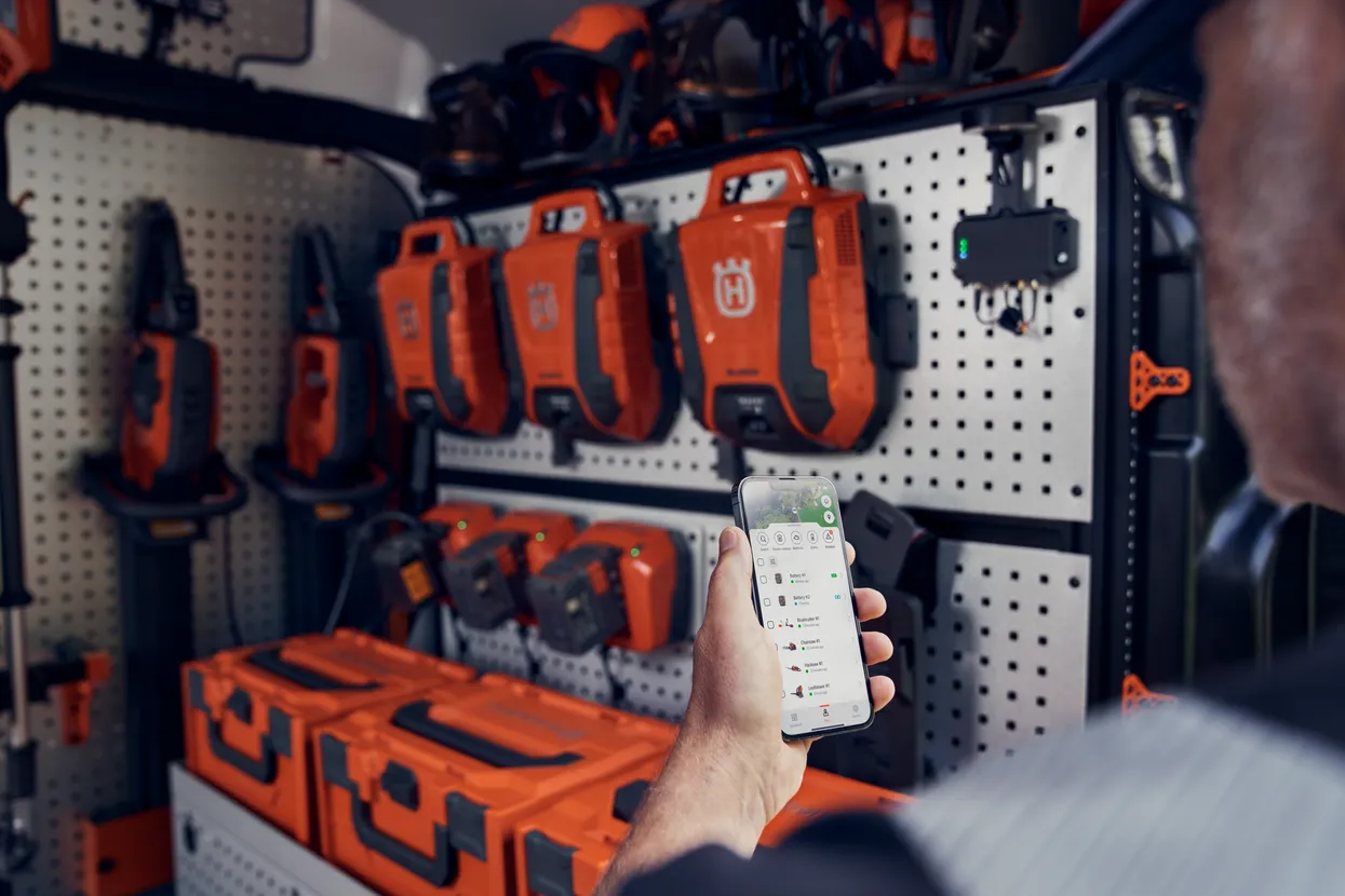 Integrirana povezljivost in Husqvarna FleetServices™