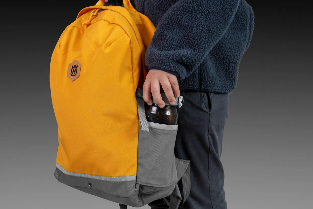 Easy-to-reach side pockets