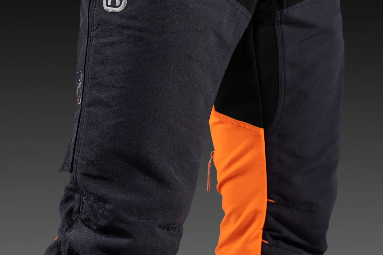 The strongest and most durable Dyneema® fabric on the entire front for optimal durability