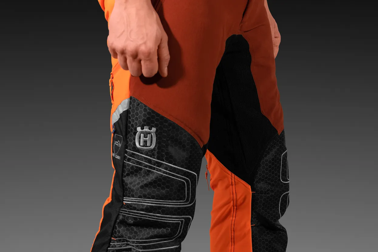 Excellent durability thanks to reinforcements with light and robust Cordura® and Dyneema® fabrics