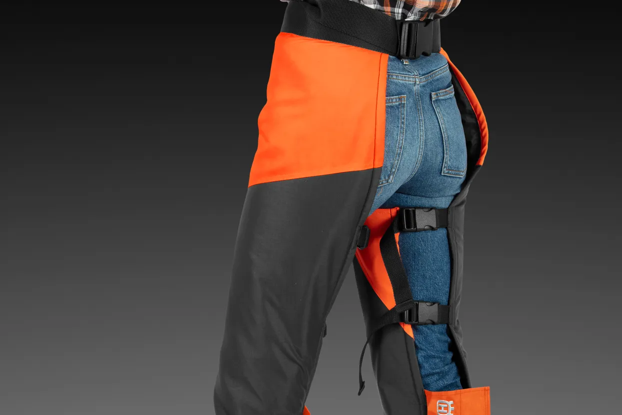 Open back and easy adjustment