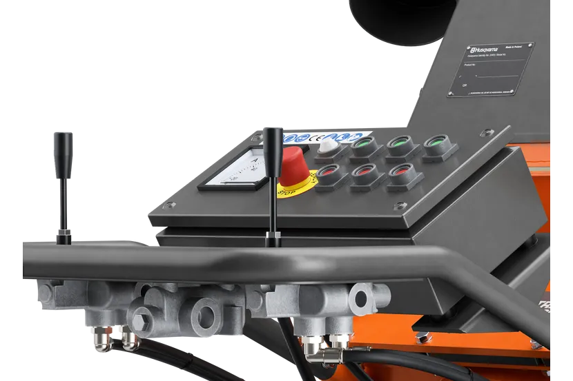 Intuitiven in ergonomski nadzorni panel
