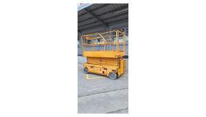 Škarjasto dvigalo višine 10m - Kompletno nove baterije!