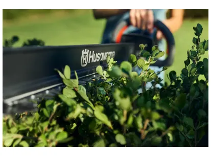 Akumulatorske škarje za živo mejo Husqvarna Aspire H50-P4A brez akumulatorja in polnilnika slika