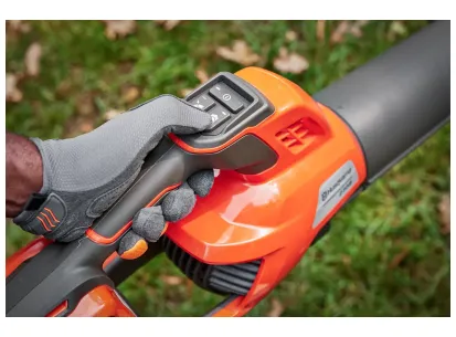 Akumulatorski pihalnik Husqvarna 230iB brez akumulatorja in polnilnika slika
