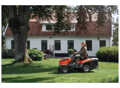 Akumulatorski vrtni traktor Husqvarna TC 100i slika
