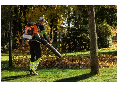 Bencinski pihalnik Husqvarna 590BTS slika
