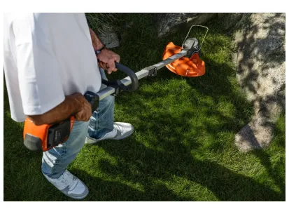 HUSQVARNA 215iL brez akumulatorja in polnilnika slika