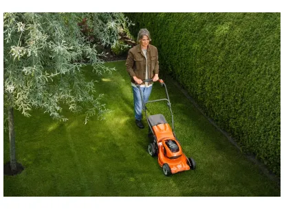 HUSQVARNA LC 137i z akumulatorjem in polnilnikom slika
