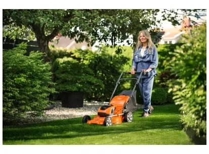 HUSQVARNA LC 142i z akumulatorjem in polnilnikom slika