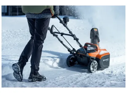 Snežna freza Husqvarna ST 143i slika