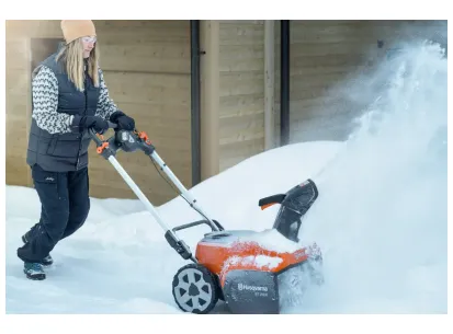 Snežna freza Husqvarna ST 253i slika